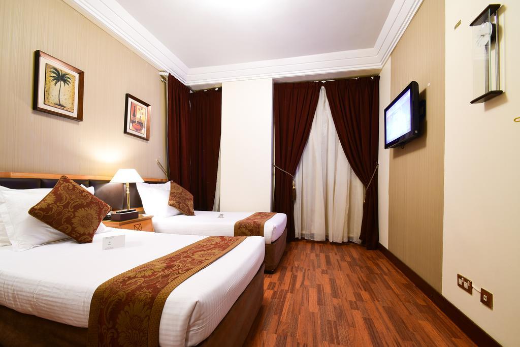 Hotel Al Ansar Golden Tulip 3*
