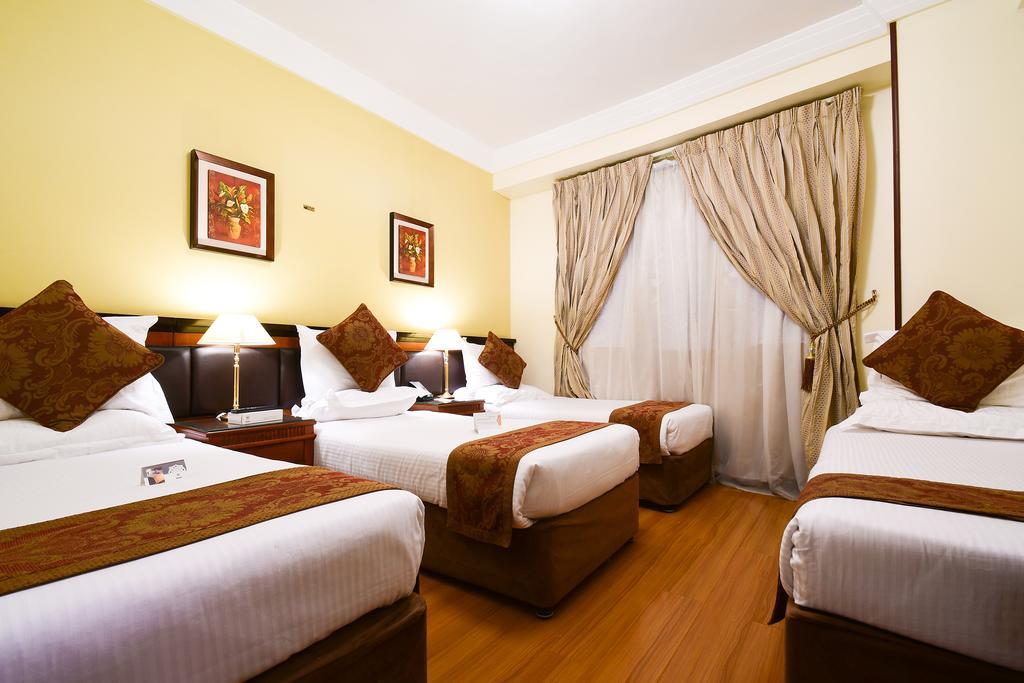 Al Ansar Golden Tulip Hotel 3*