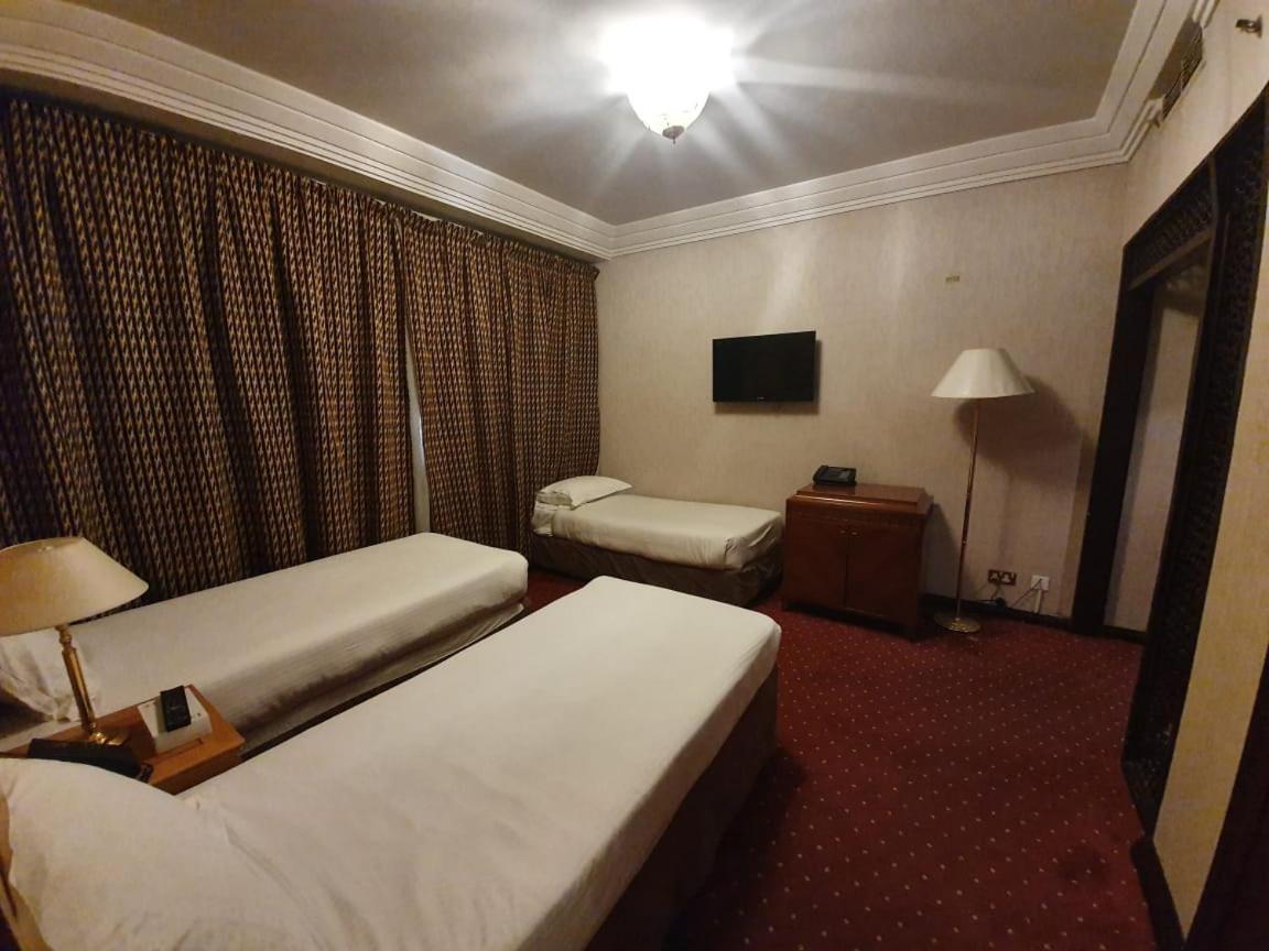 Al Ansar Golden Tulip Hotel